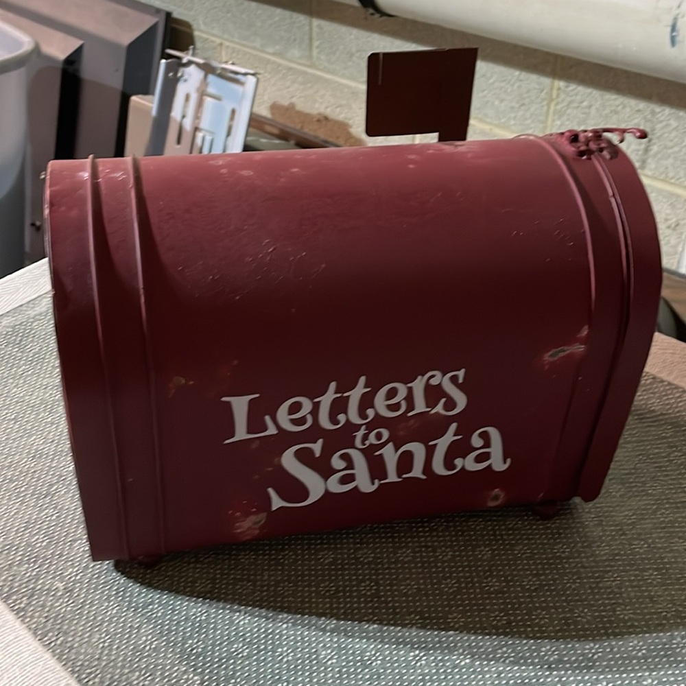 Rustic Christmas Mailbox Table Decor - Picture 5 of 6